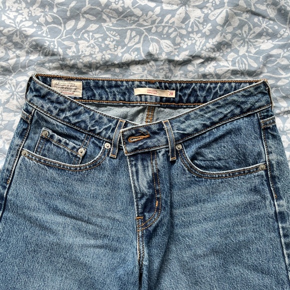 Levi’s Low Loose Jeans - Picture 2 of 7